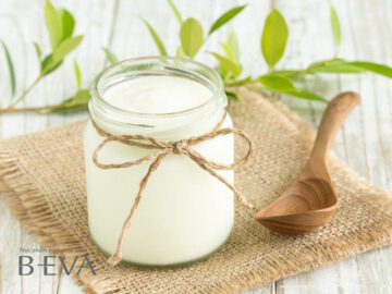 Trị tàn nhang bằng sữa chua có thể dễ dàng áp dụng tại nhà mỗi ngày.